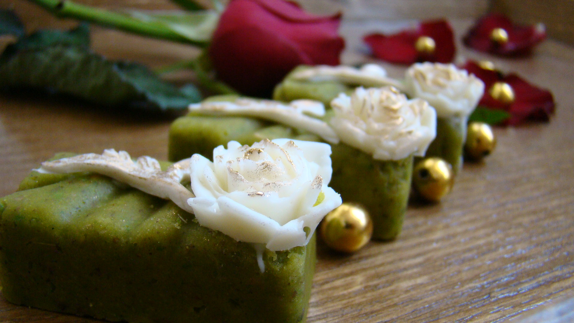 حلوای پسته